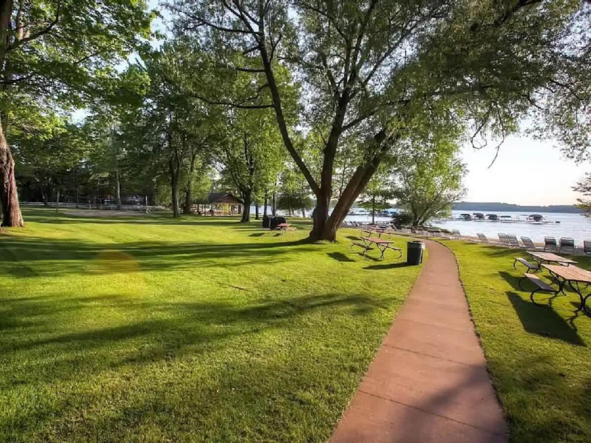 Top Floor Luxury, Sauna, Private Pool, Lake Bellaire Beach, 5 Beds, 4 Full Bath Buitenkant foto