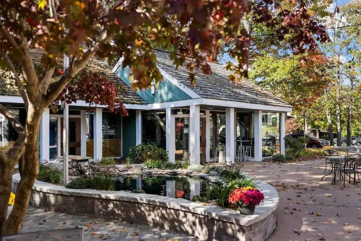 Top Floor Luxury, Sauna, Private Pool, Lake Bellaire Beach, 5 Beds, 4 Full Bath Buitenkant foto