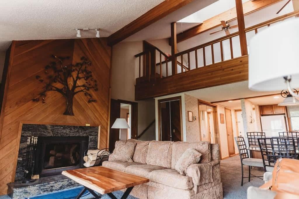 Top Floor Luxury, Sauna, Private Pool, Lake Bellaire Beach, 5 Beds, 4 Full Bath Buitenkant foto