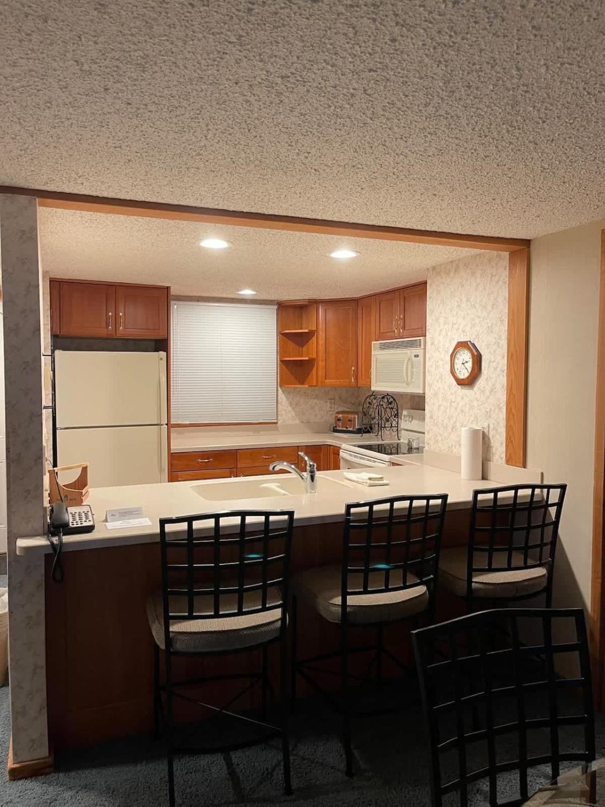 Top Floor Luxury, Sauna, Private Pool, Lake Bellaire Beach, 5 Beds, 4 Full Bath Buitenkant foto