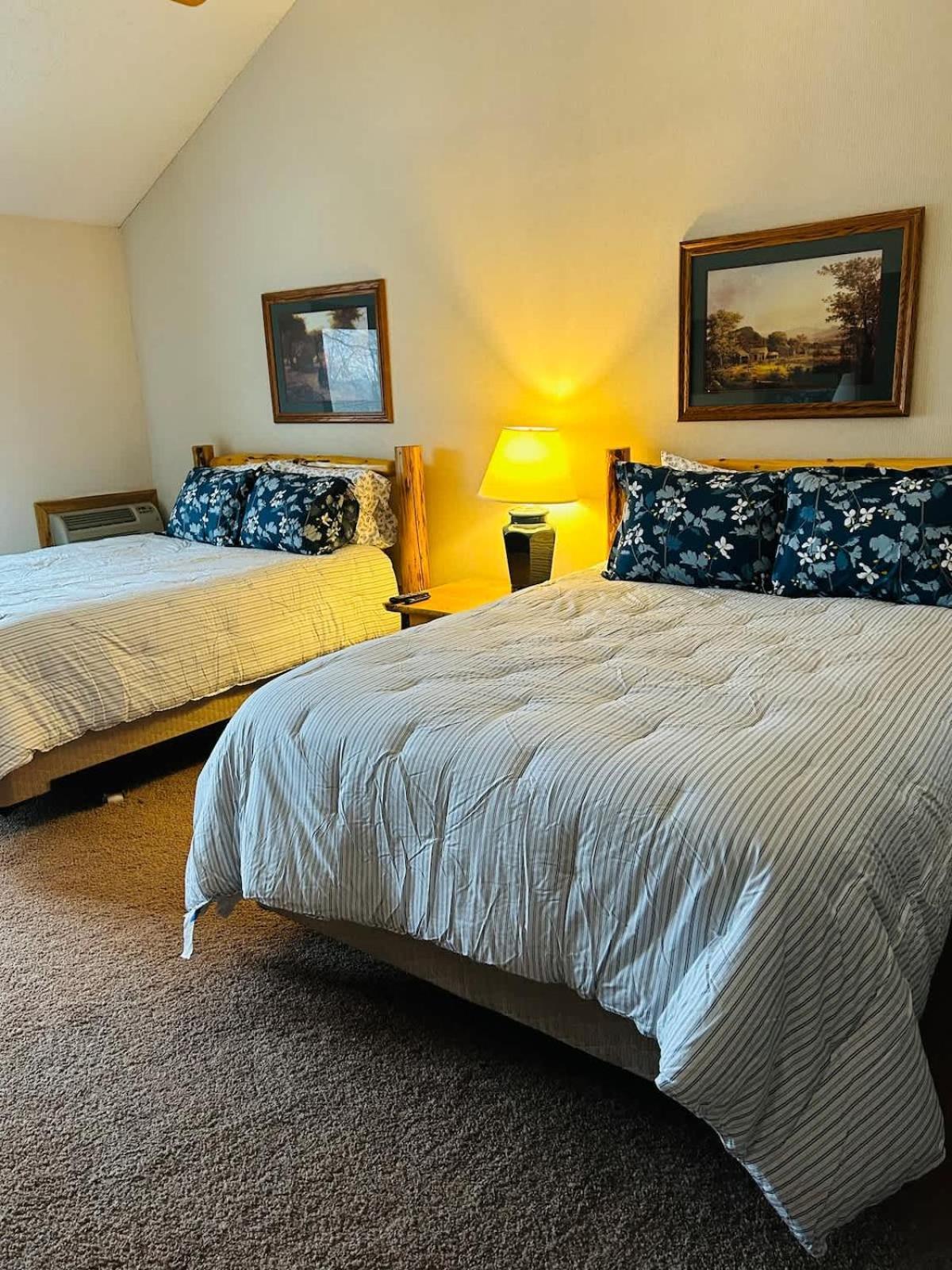 Top Floor Luxury, Sauna, Private Pool, Lake Bellaire Beach, 5 Beds, 4 Full Bath Buitenkant foto
